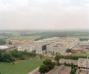 828366 Overzicht van het complex van het Academisch Ziekenhuis Utrecht (AZU, Heidelberglaan 100) te Utrecht, vanaf ...
